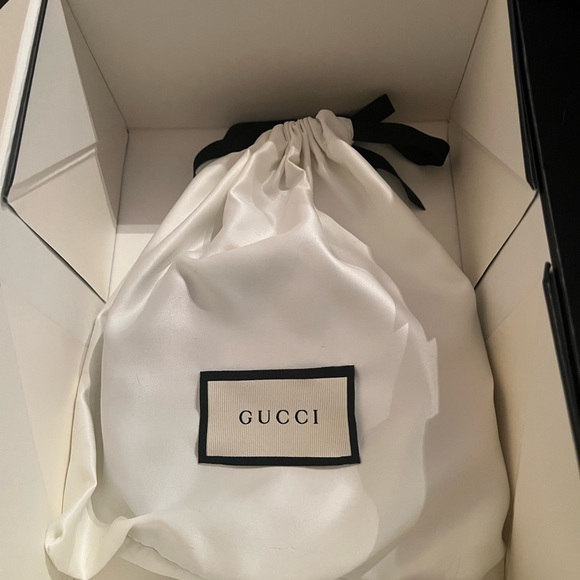 Gucci Leather Belt with Double G Buckle - Picture 5 of 11